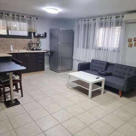 B&B Amit 18 Minutes From The Airport - אירוח כפרי עמית 18 דקות משדה תעופה Petach Tikva Ngoại thất bức ảnh