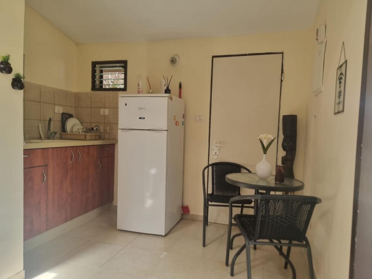 B&B Amit 18 Minutes From The Airport - אירוח כפרי עמית 18 דקות משדה תעופה Petach Tikva Ngoại thất bức ảnh