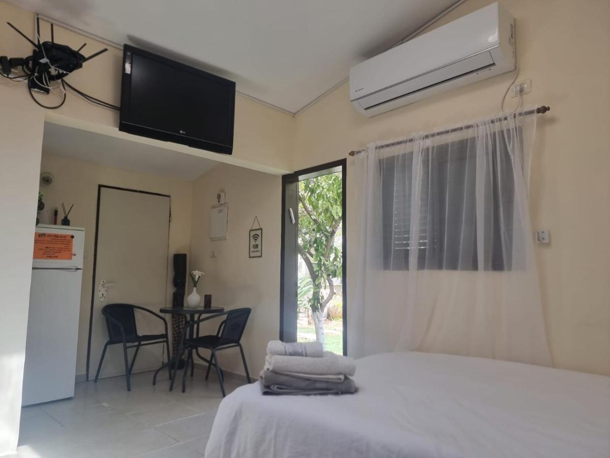 B&B Amit 18 Minutes From The Airport - אירוח כפרי עמית 18 דקות משדה תעופה Petach Tikva Ngoại thất bức ảnh